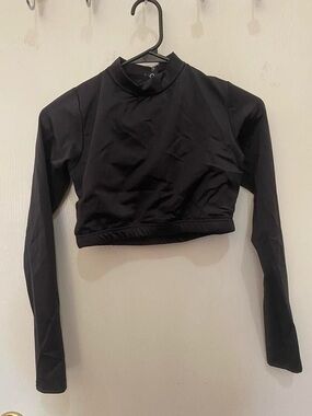 Natalie Dancewear Black Long-Sleeve Cropped Top